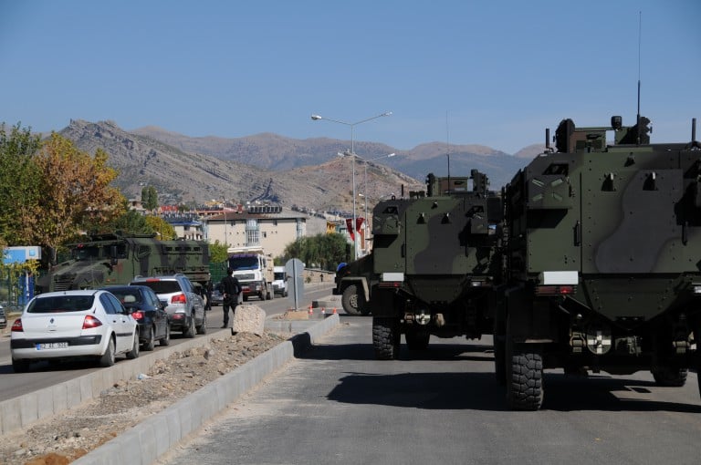 Explosion kills soldier, injures 8 in possible PKK attack in Diyarbakır