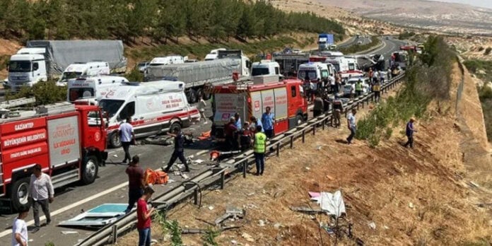 At Least 35 Dead In Two Road Accidents In SE Turkey - Turkish Minute