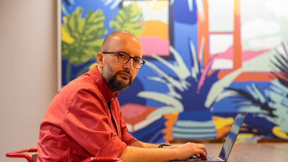 Turkish journalist living in exile says he continues to face threats to his life