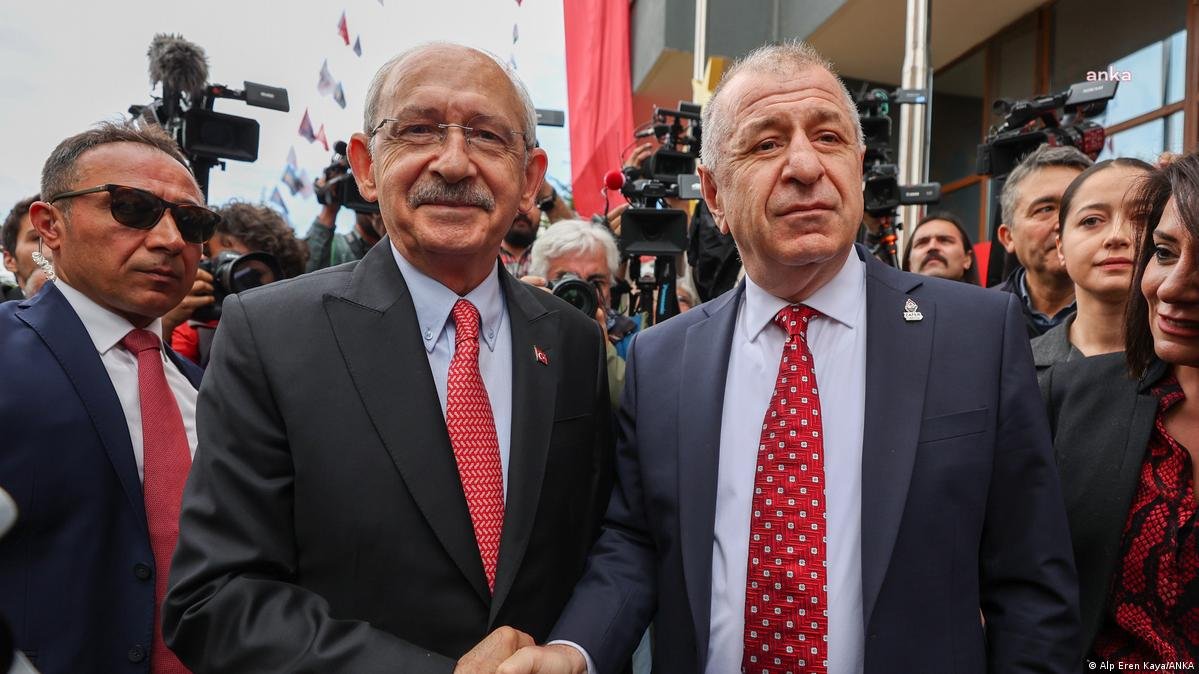 Nationalist party leader accuses main opposition of helping Erdoğan cement presidential system