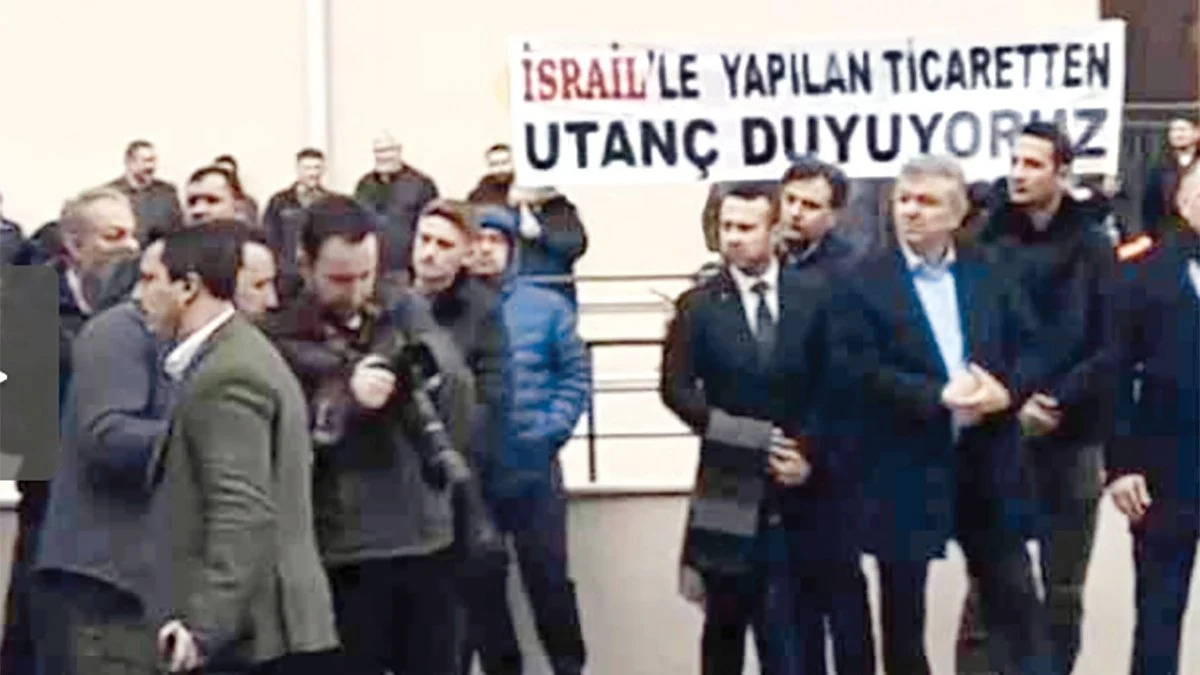 3 detained for protesting Turkey’s trade with Israel at event attended