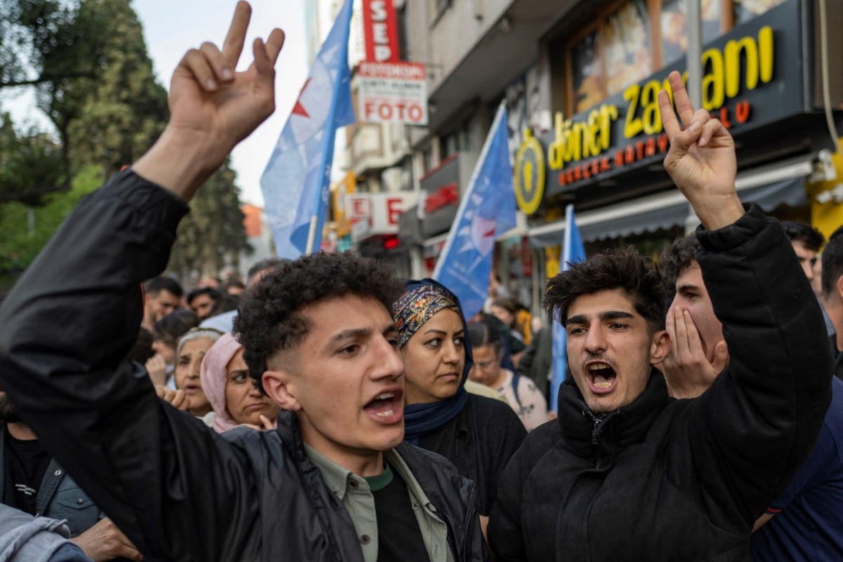 Turkish authorities intensify crackdown on proKurdish opposition in