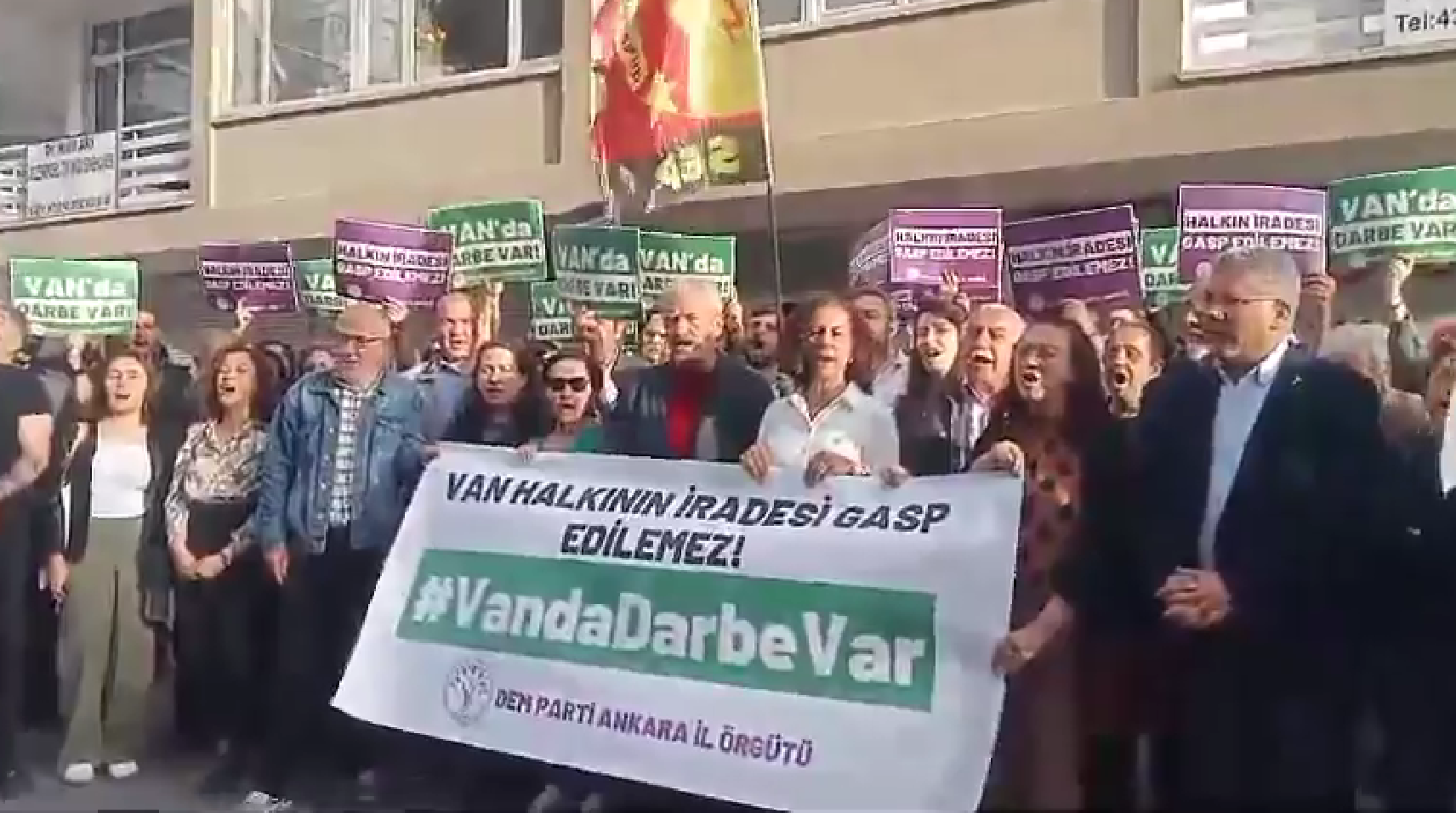 Police storm city hall, detain 127 as Turkey removes another Kurdish mayor from office