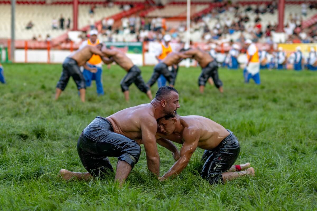 Grease, sweat and tears for Turkey’s Ottoman oil wrestlers – Turkish Minute