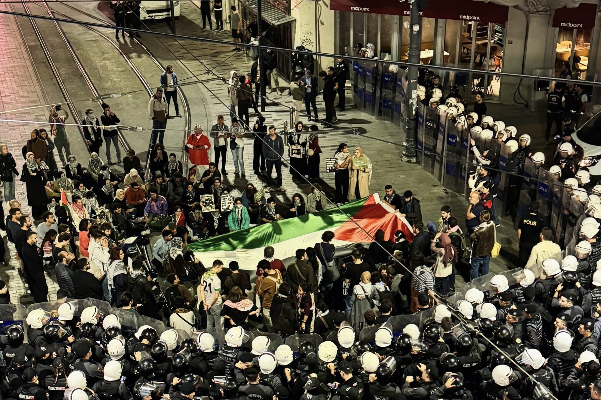 Protesters arrested for confronting Erdoğan about Israel trade remain defiant