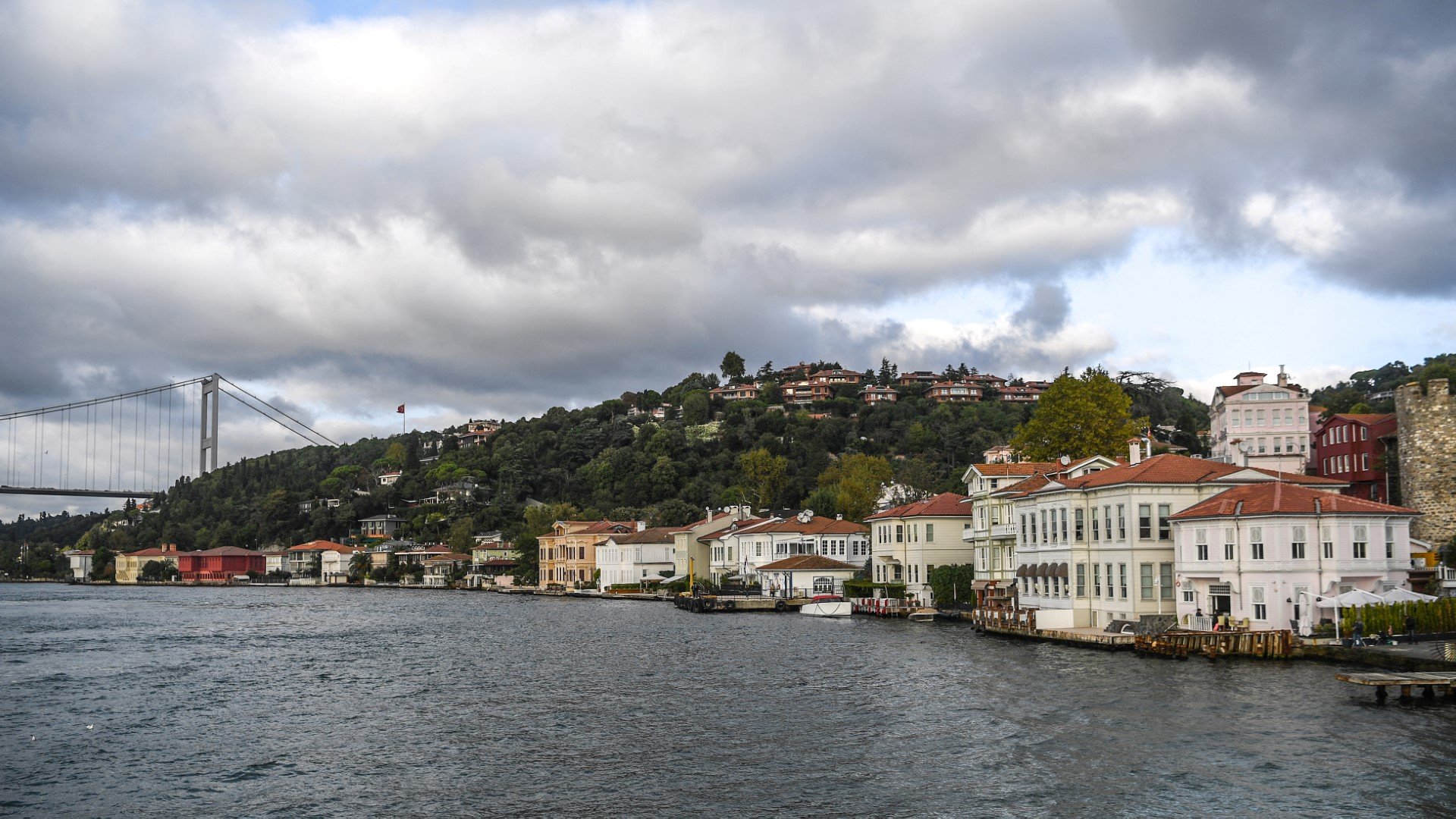 Waterfront homes along Bosporus listed at sky-high prices amid rising maintenance costs