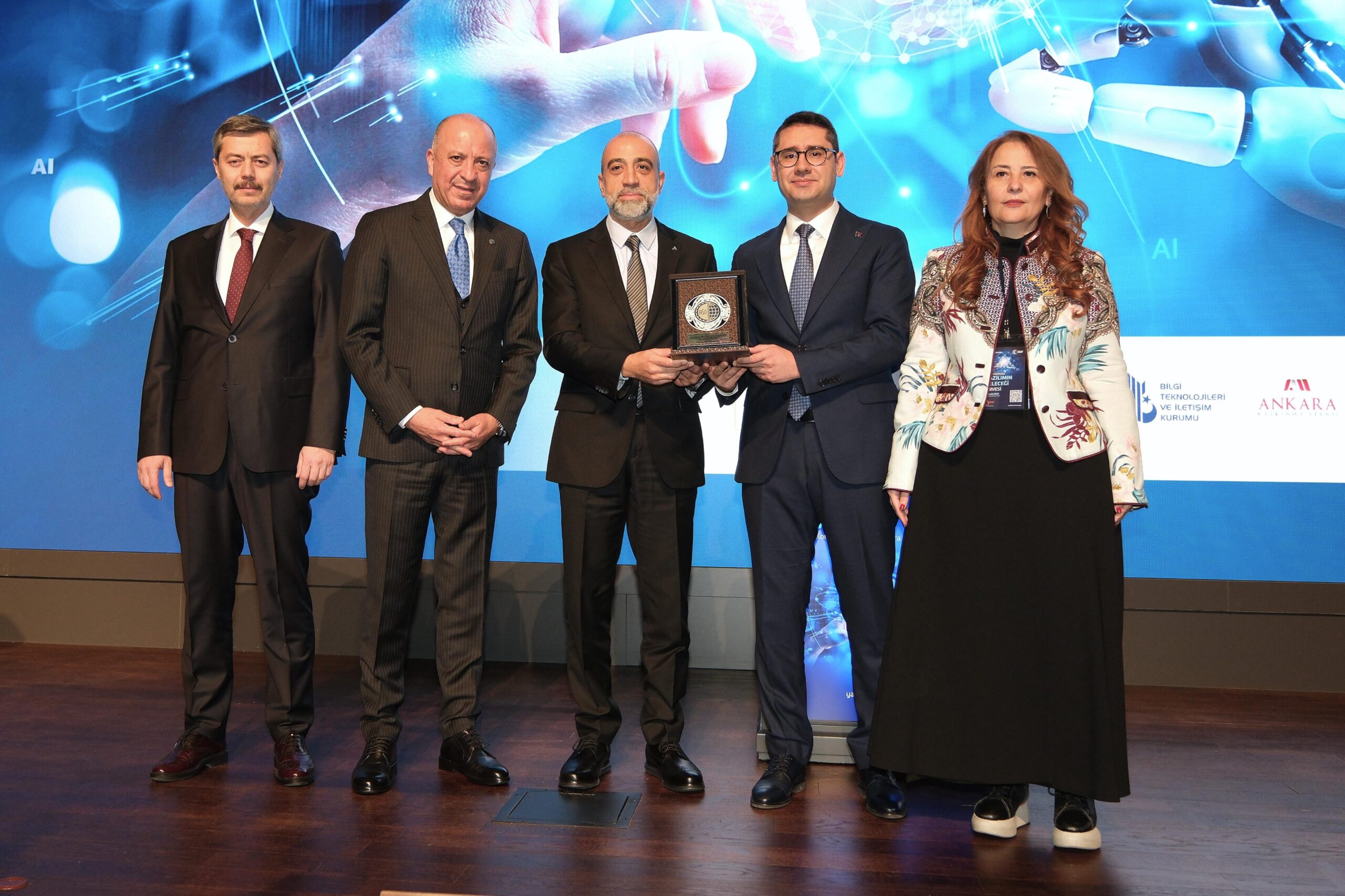 Turkish defense contractor wins top software exporter award for NATO intelligence project