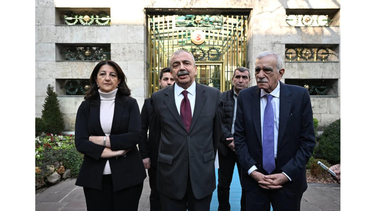 Pro-Kurdish party delegation leaves for Öcalan meeting ahead of historic call