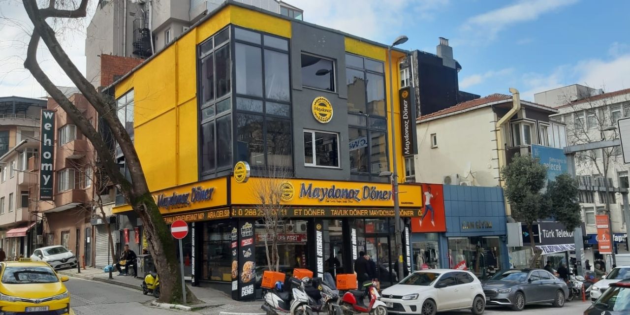 Turkey moves to sell fast-food chain seized over alleged Gülen links for at least $74 mln