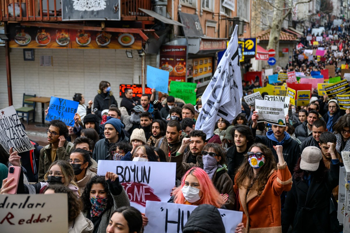 Turkey’s main opposition party leads AKP by 8 points among young voters: poll