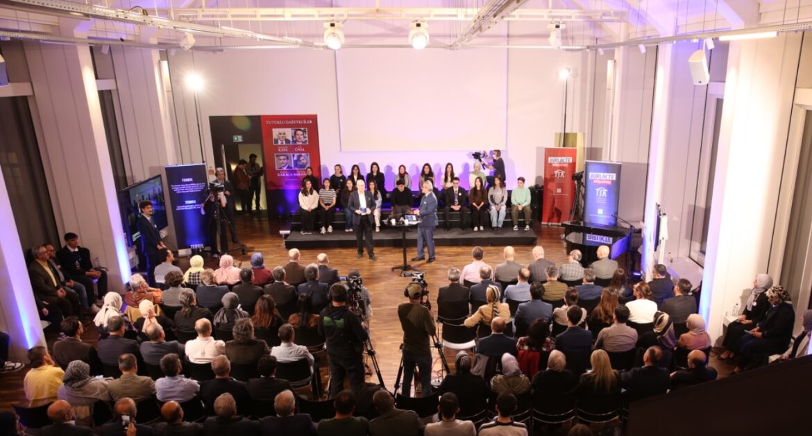 Turkish journalists living in exile call for solidarity at fundraising event in Germany