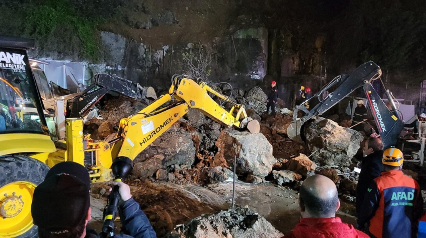 Man, 2 daughters killed in landslide at car wash in northern Turkey