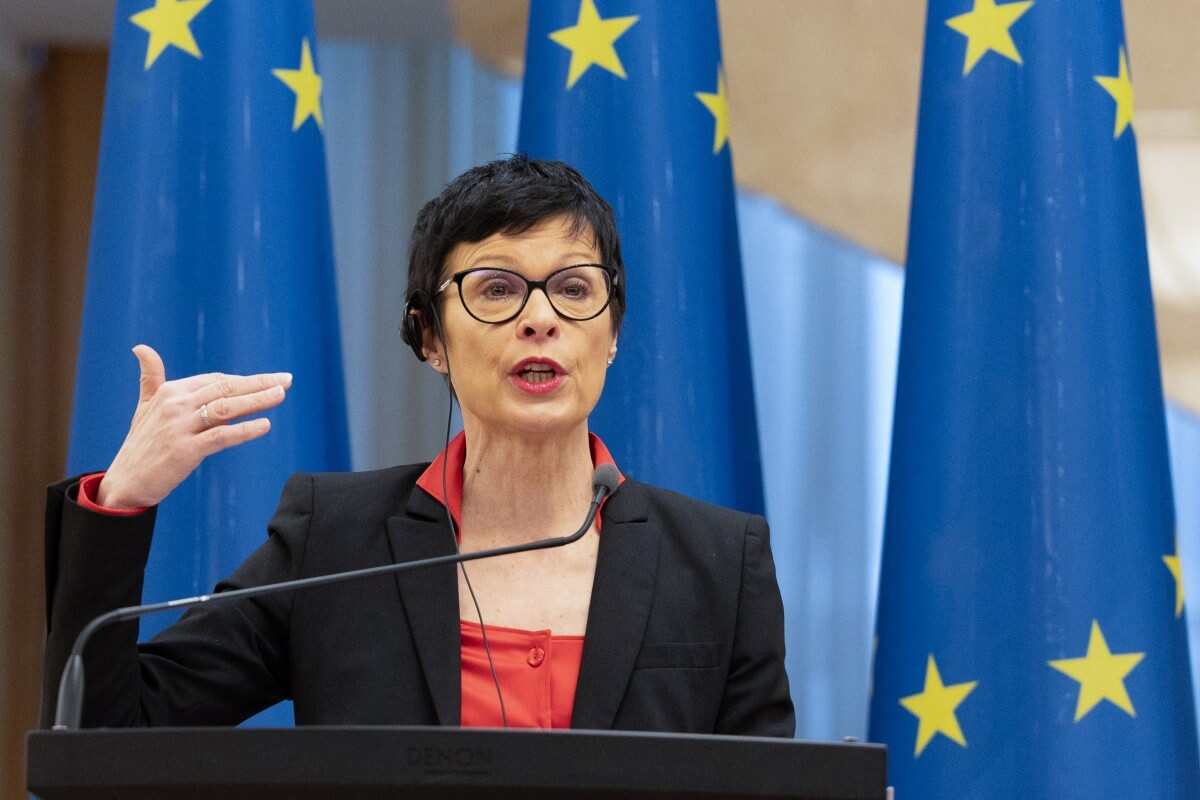 EU enlargement commissioner cancels visit to Turkey over mayor’s arrest