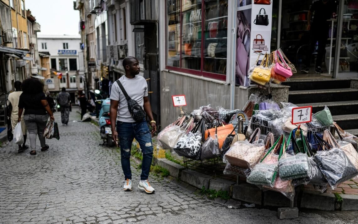 İstanbul’s suitcase trade stalls as African merchants face crackdown