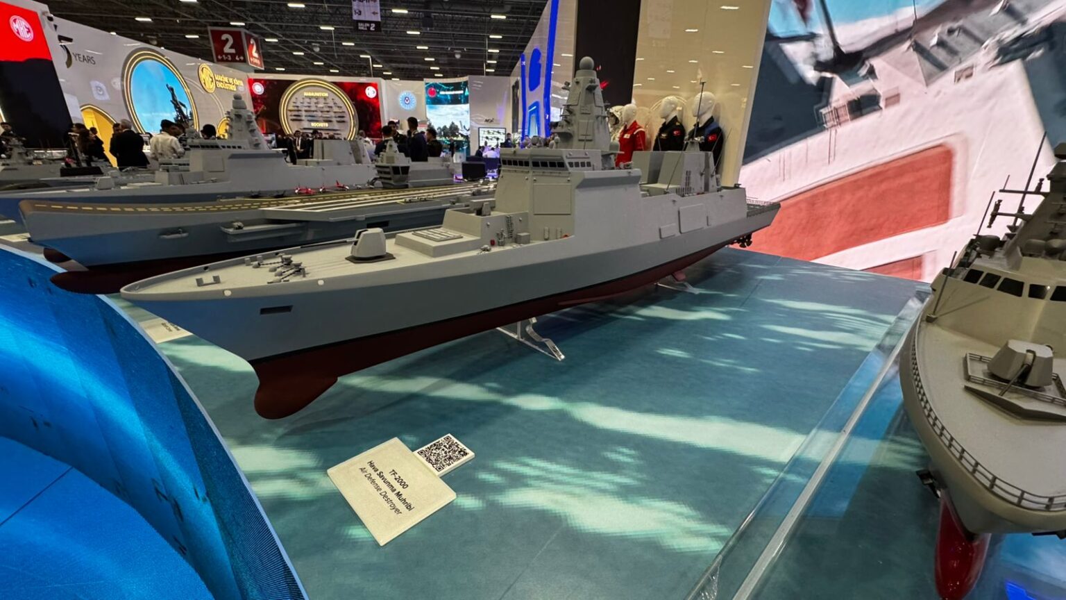 Turkey inks deal for first indigenous air defense destroyer at IDEF 2025
