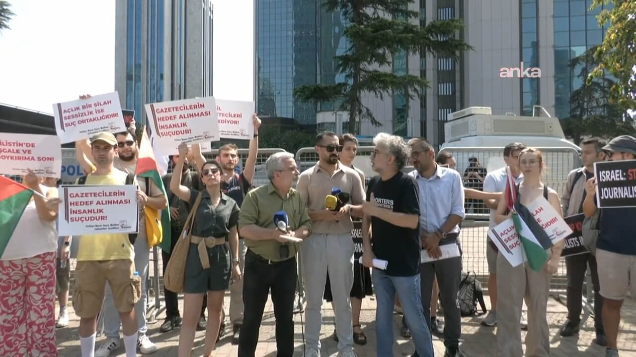 Journalists protest outside Israeli Consulate in İstanbul, urge sanctions over killings of Palestinian reporters