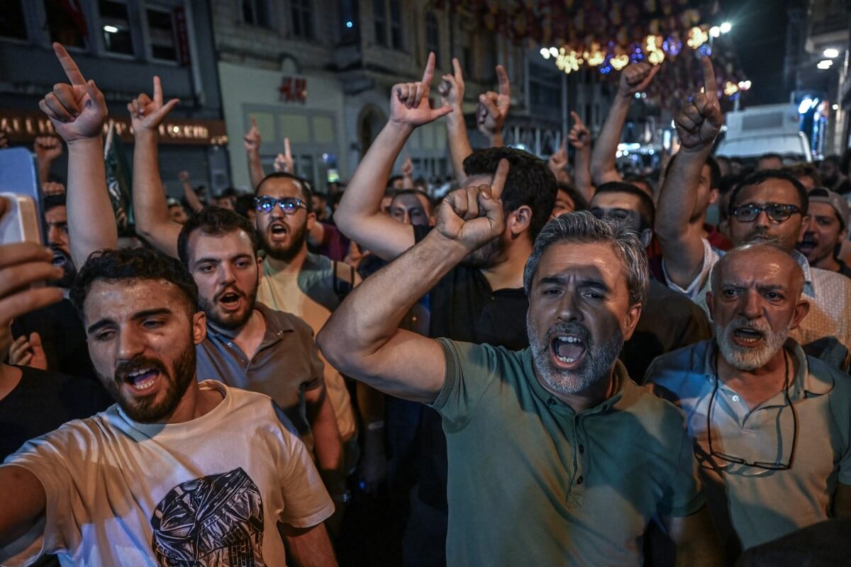 Clashes erupt in İstanbul over alleged Prophet Muhammad cartoon