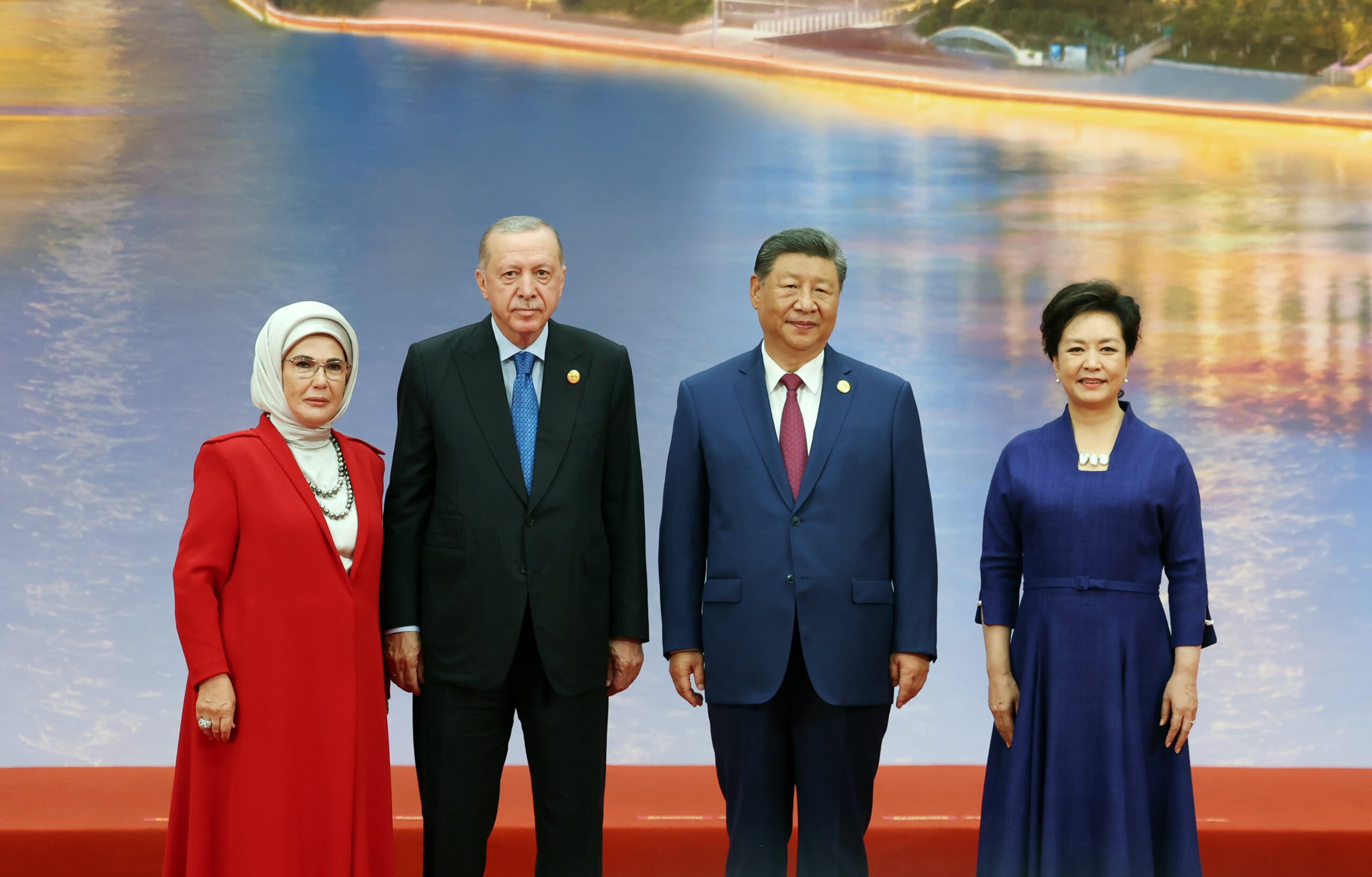Erdoğan, Xi meet in China, discuss rail links, 5G and trade