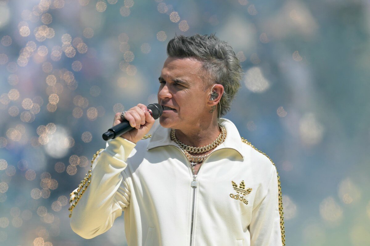 Turkey bans Robbie Williams concert over safety concerns