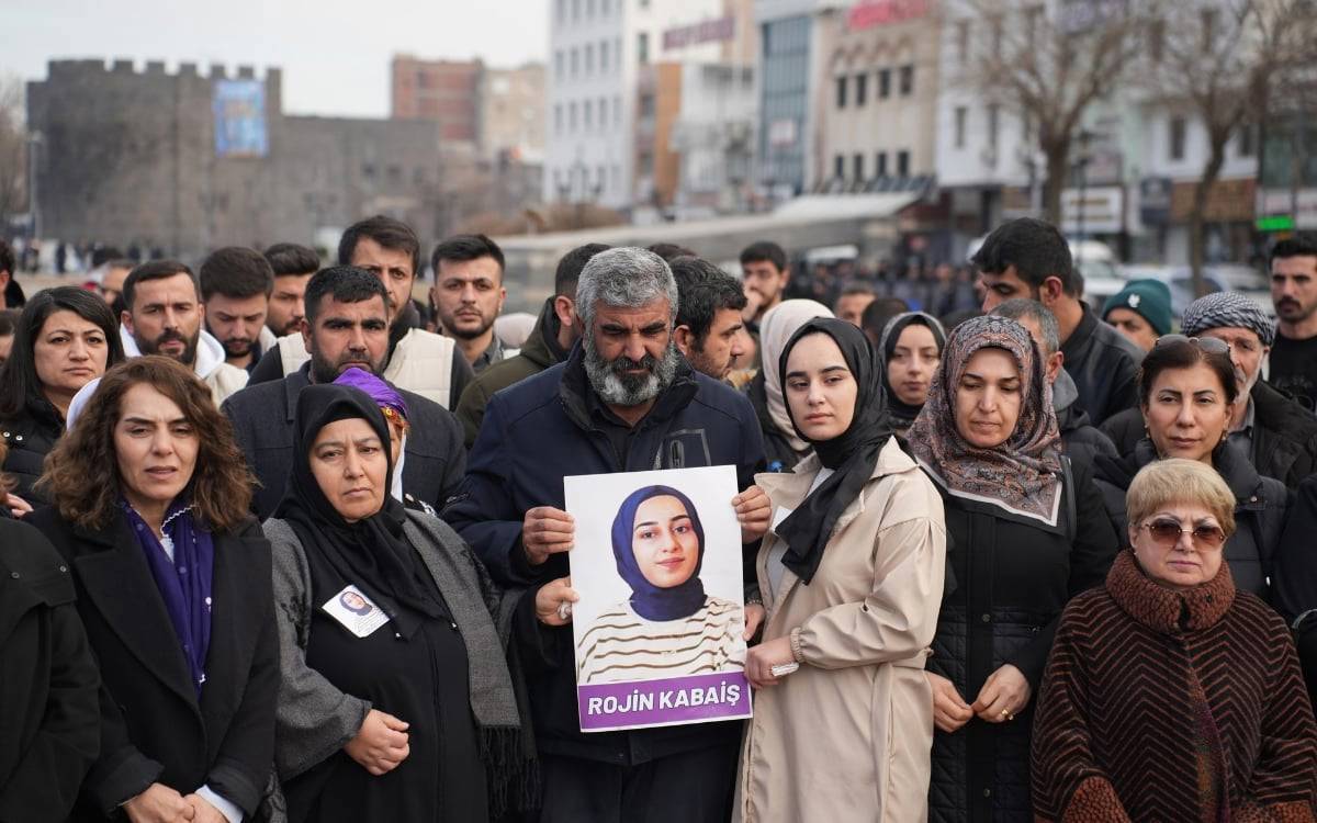 Turkey investigates journalists, blocks access to reports on suspicious death of female student