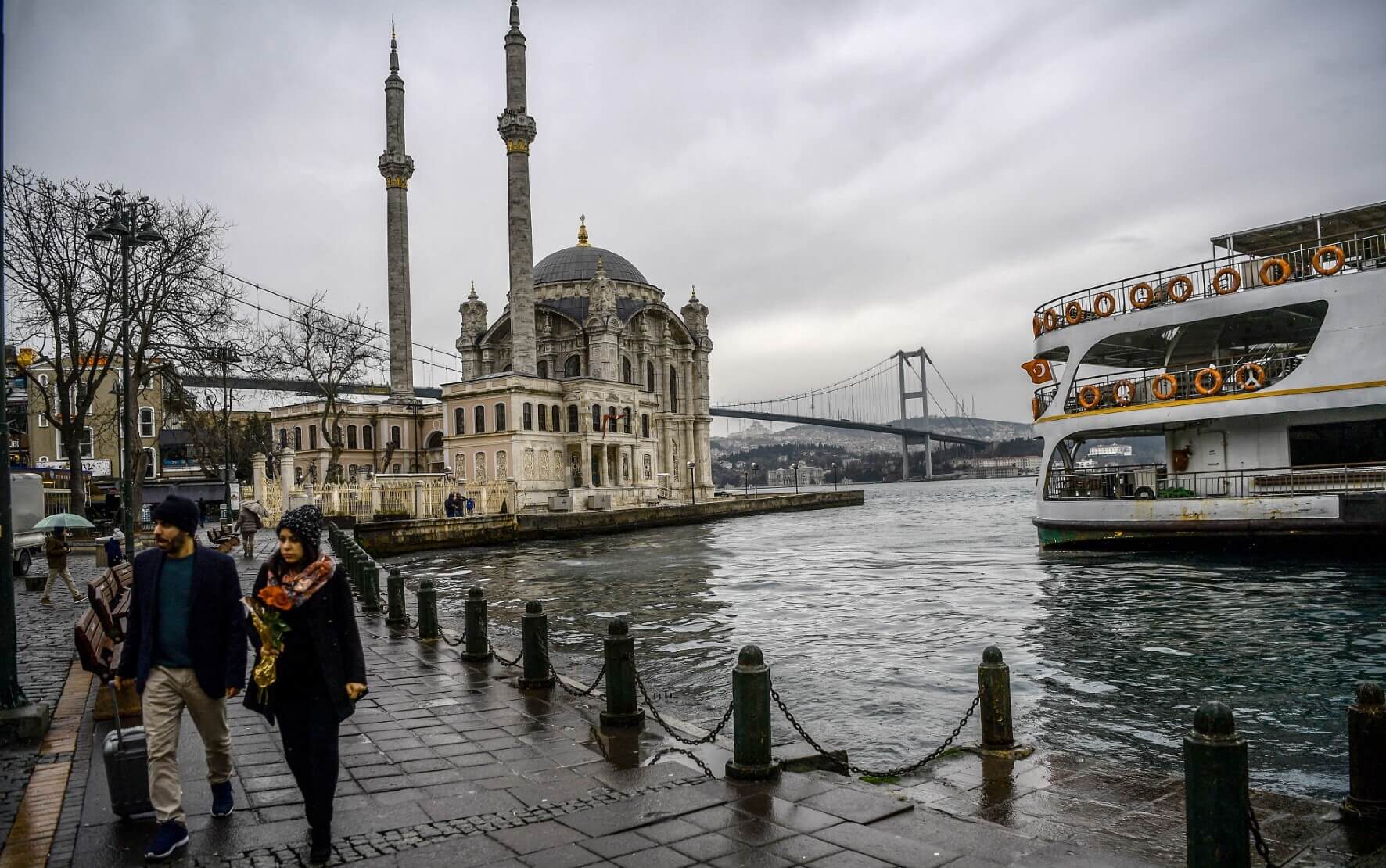 Suspected street food poisoning kills mother, two children in İstanbul