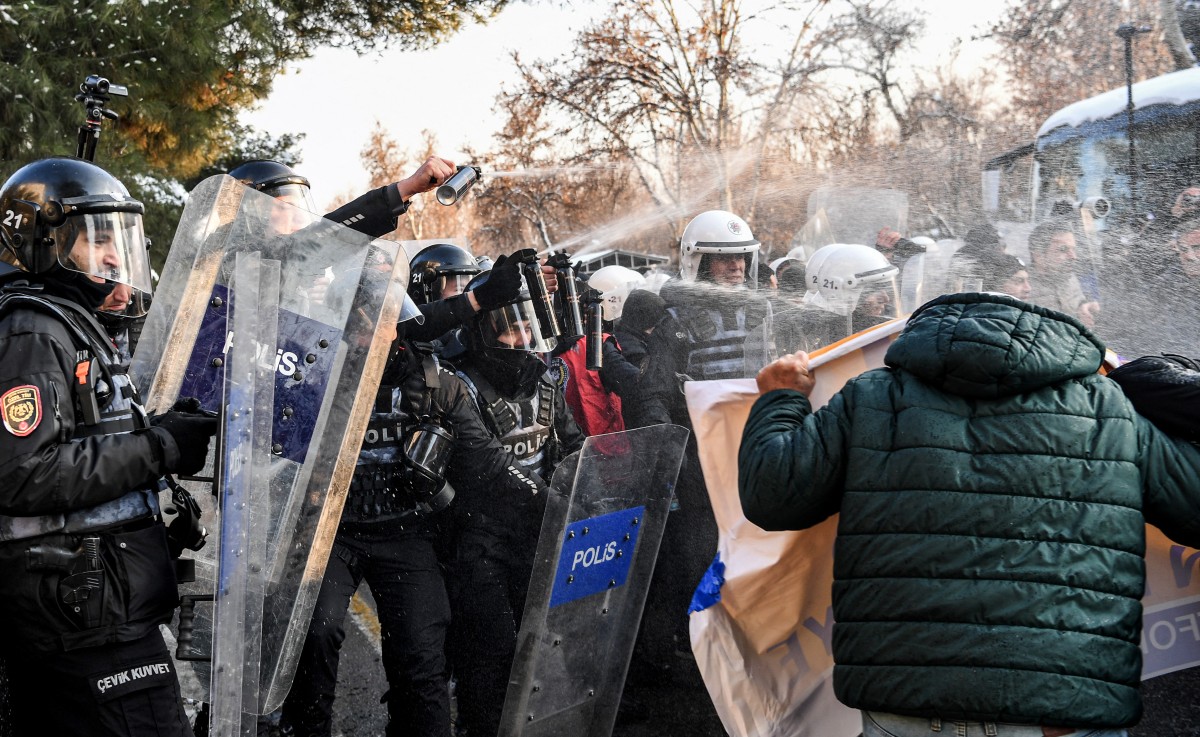 Former deputy police chief warns of burnout, pressure in Turkish force amid rising suicides