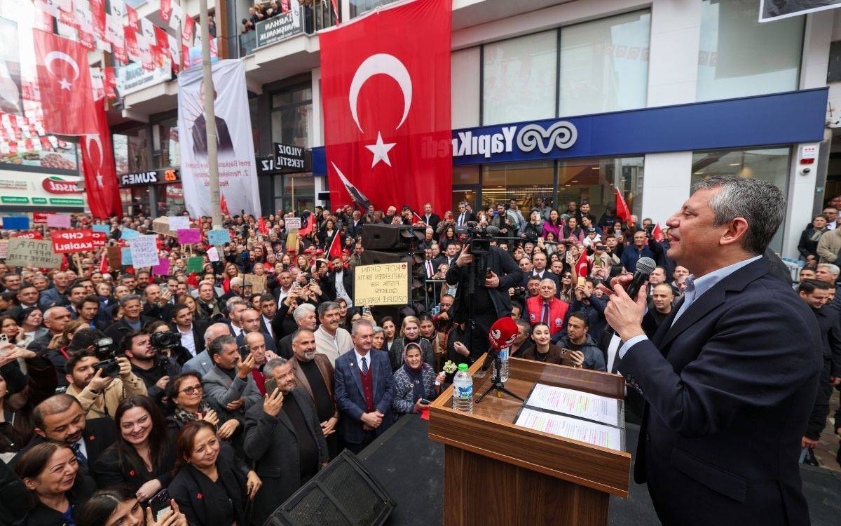 Turkey’s main opposition leader criticizes Erdoğan over earthquake recovery, housing delays