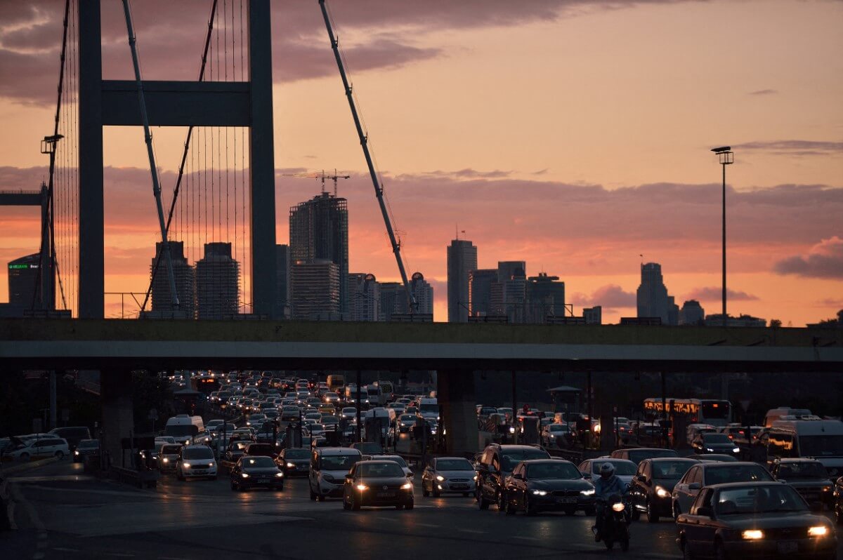 Majority of people in Turkey oppose bridge, highway privatization, survey finds