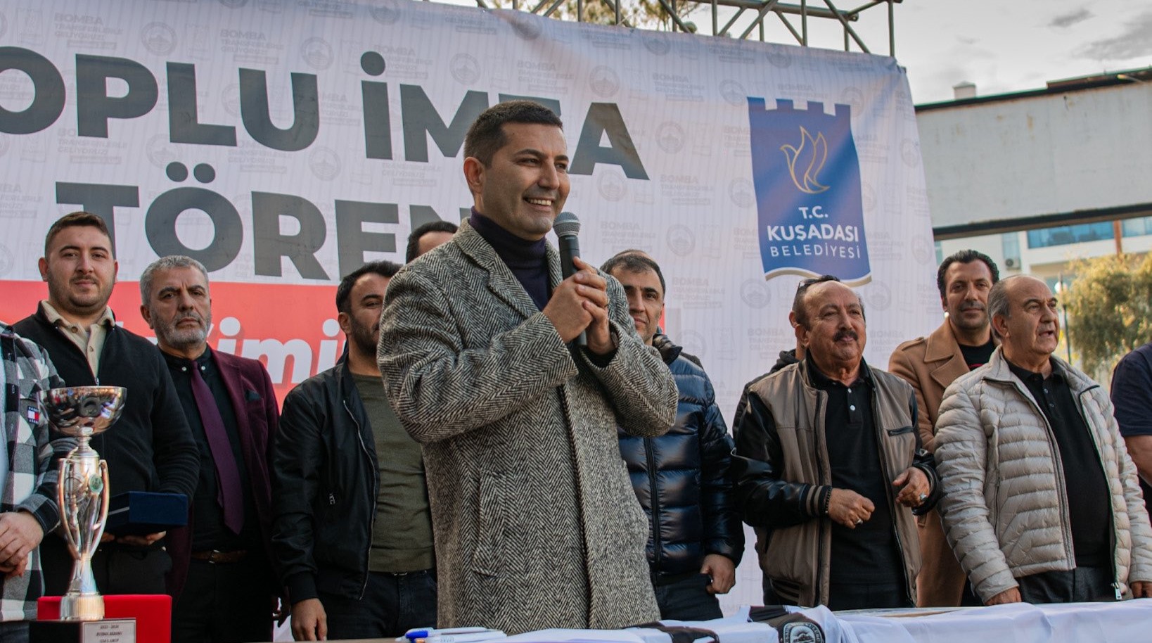 Opposition district mayor among 5 arrested in bribery investigation in Turkey