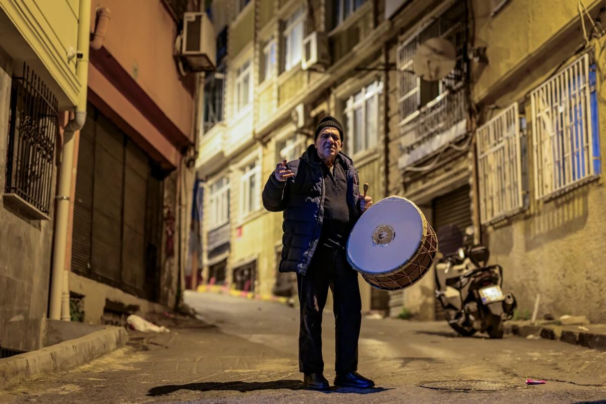Beating the dawn: İstanbul’s Ramadan drummers keep tradition alive