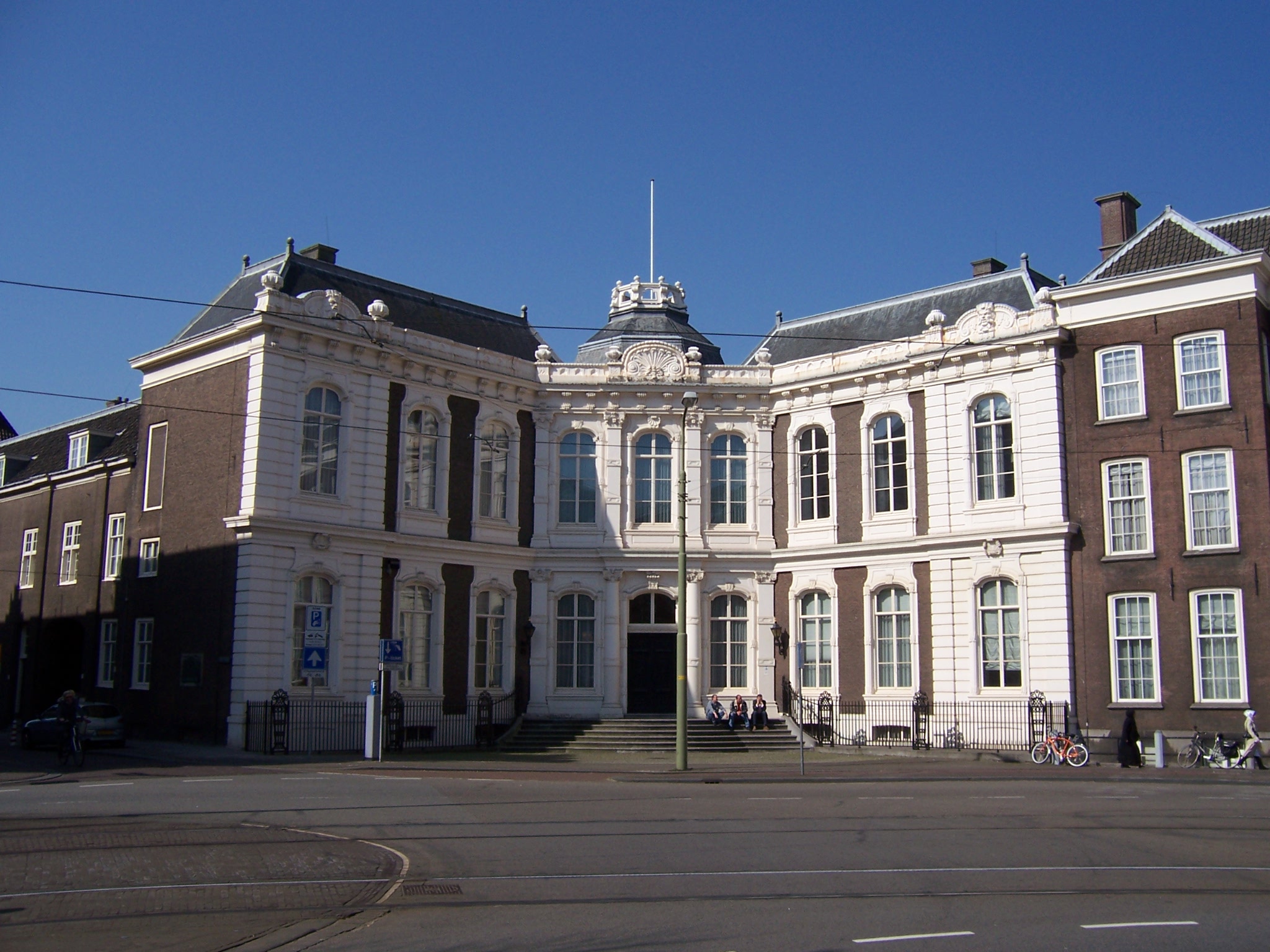 Authorities can’t dismiss risk tied to family affiliation, Gülen-linked activity in asylum cases: top Dutch court