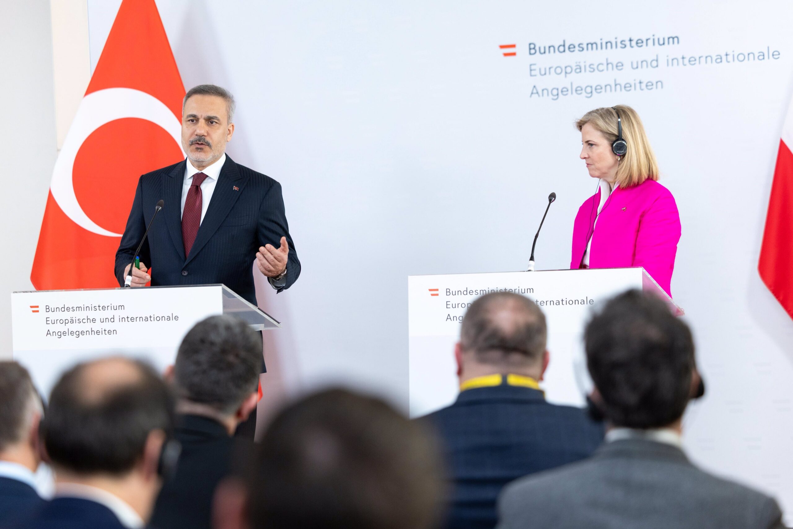Turkish FM slams EU over stalled membership, customs union talks