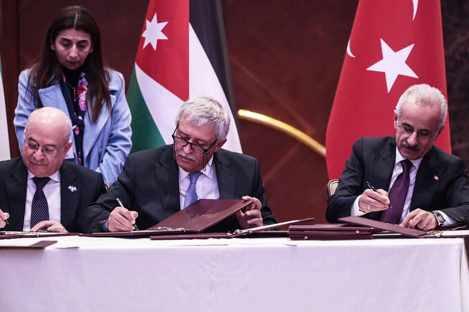 Turkey eyes Europe-Gulf corridor under rail deal with Syria, Jordan: report