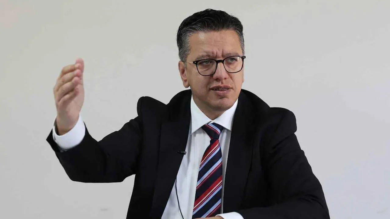Former AKP mayor among 49 detained in SE Turkey municipal probe