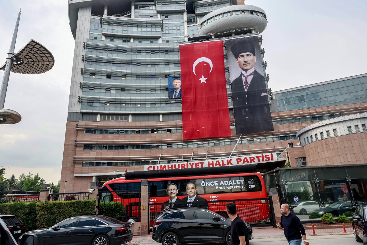 Opposition parties, bar associations, unions condemn ouster of Turkey’s main opposition leadership