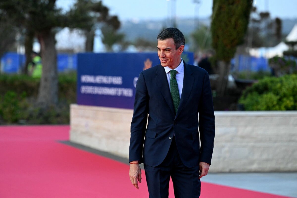 Spanish premier leaves Turkey after plane makes emergency landing