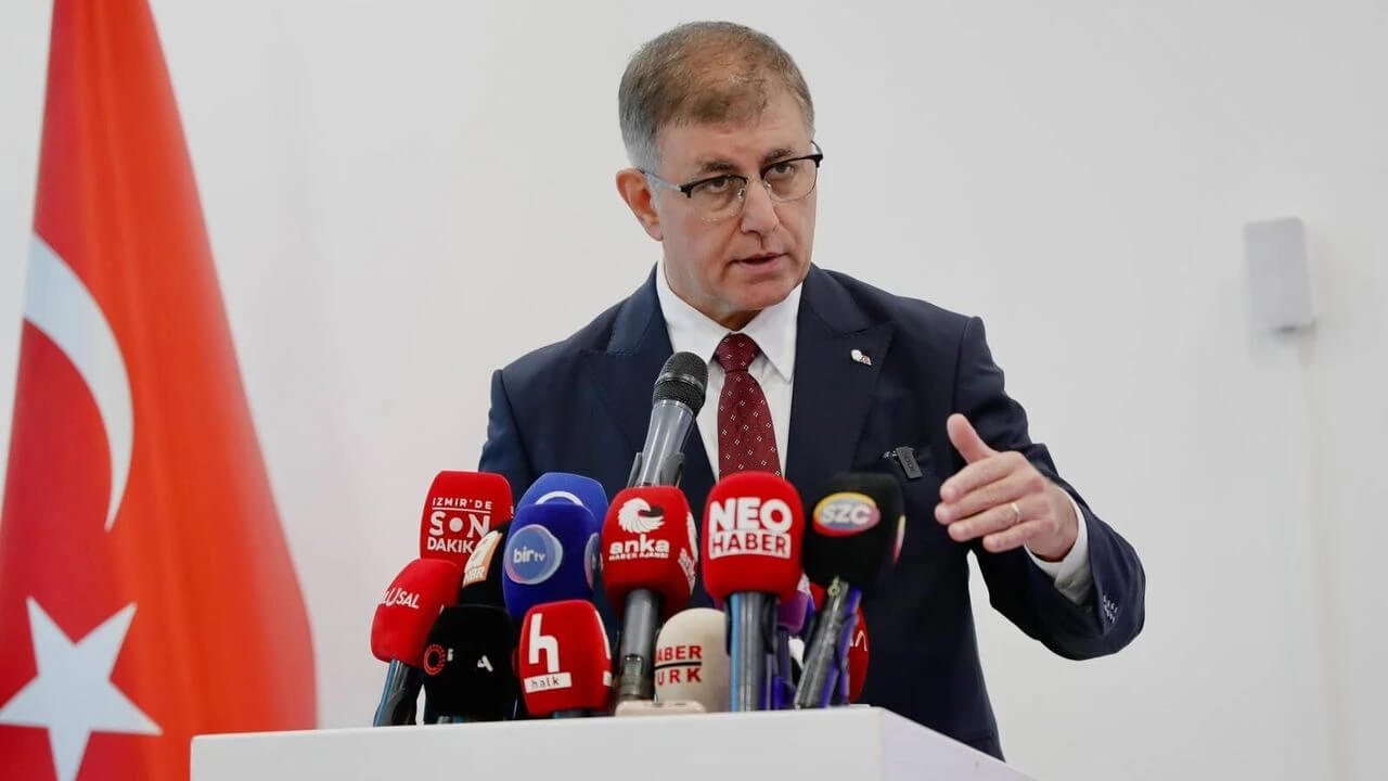 Mayor of CHP stronghold İzmir quits party over court-ordered leadership change